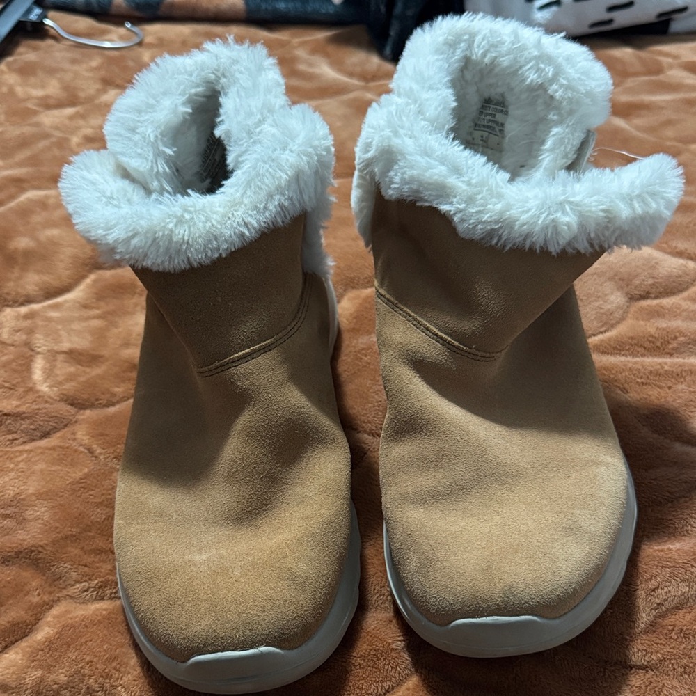 Skechers Tan and White Women's Shoes